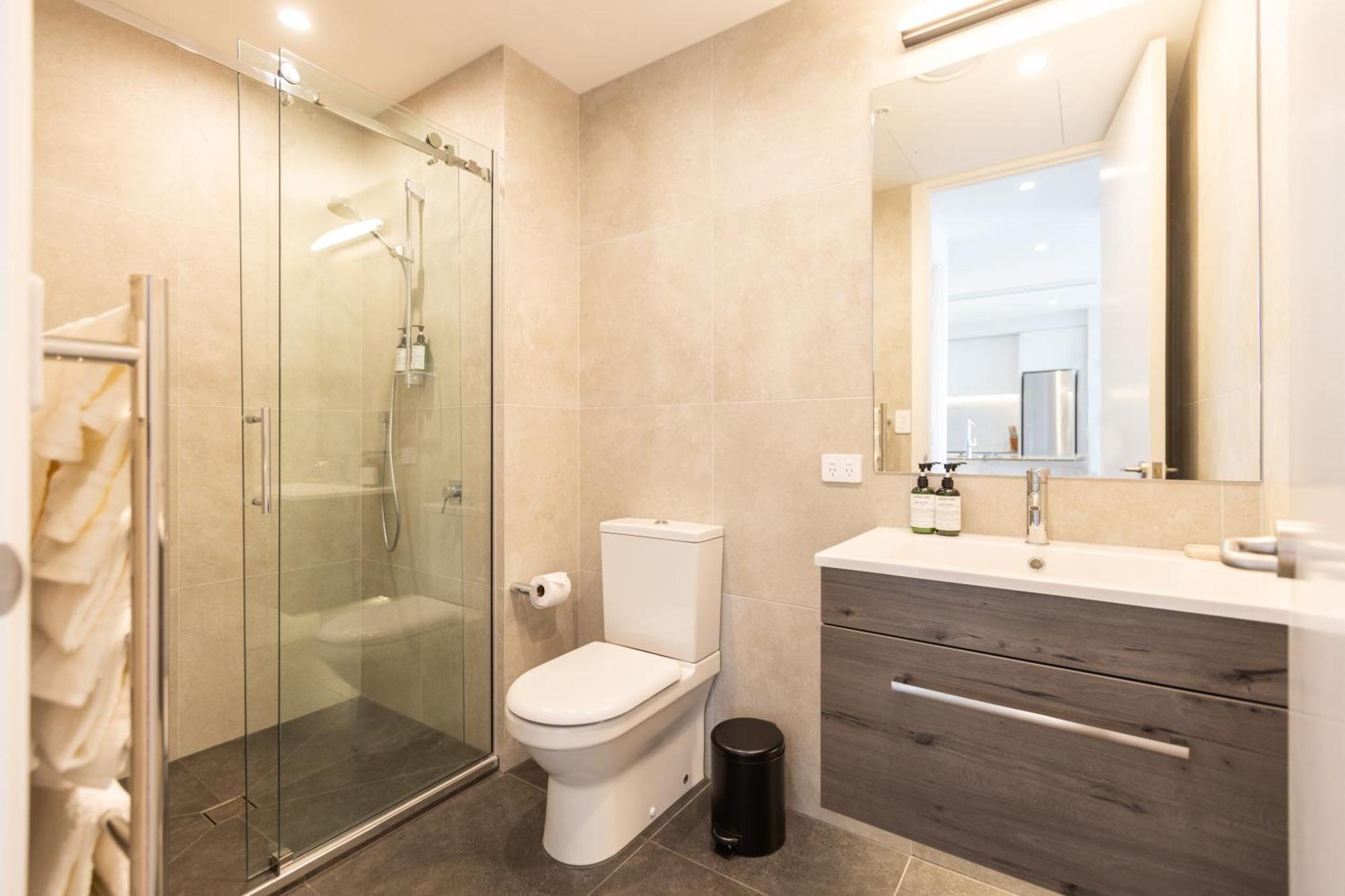 Luxury 2 Bedroom Cbd Apartment With Free Parking Крайстчърч Екстериор снимка