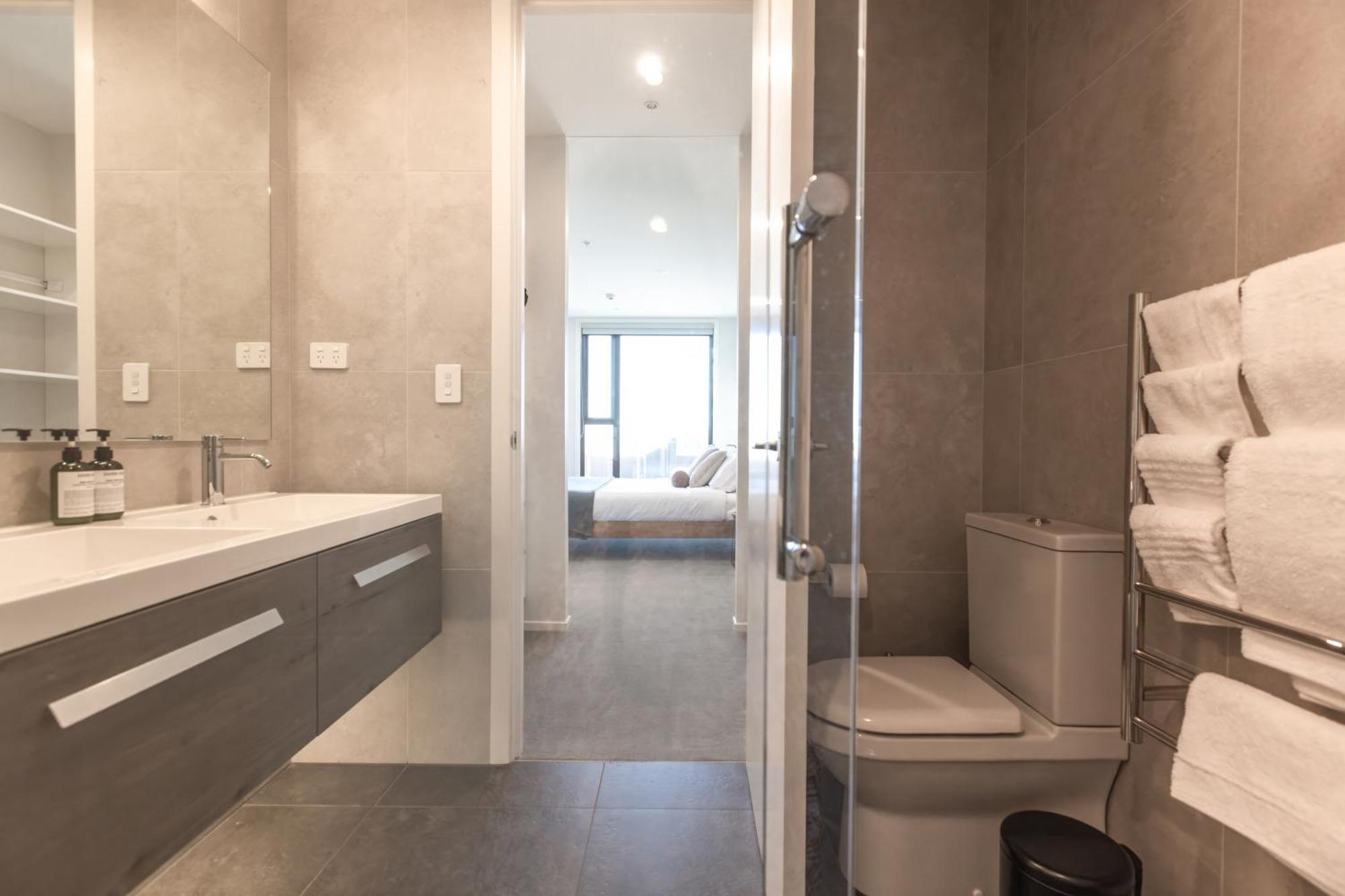 Luxury 2 Bedroom Cbd Apartment With Free Parking Крайстчърч Екстериор снимка